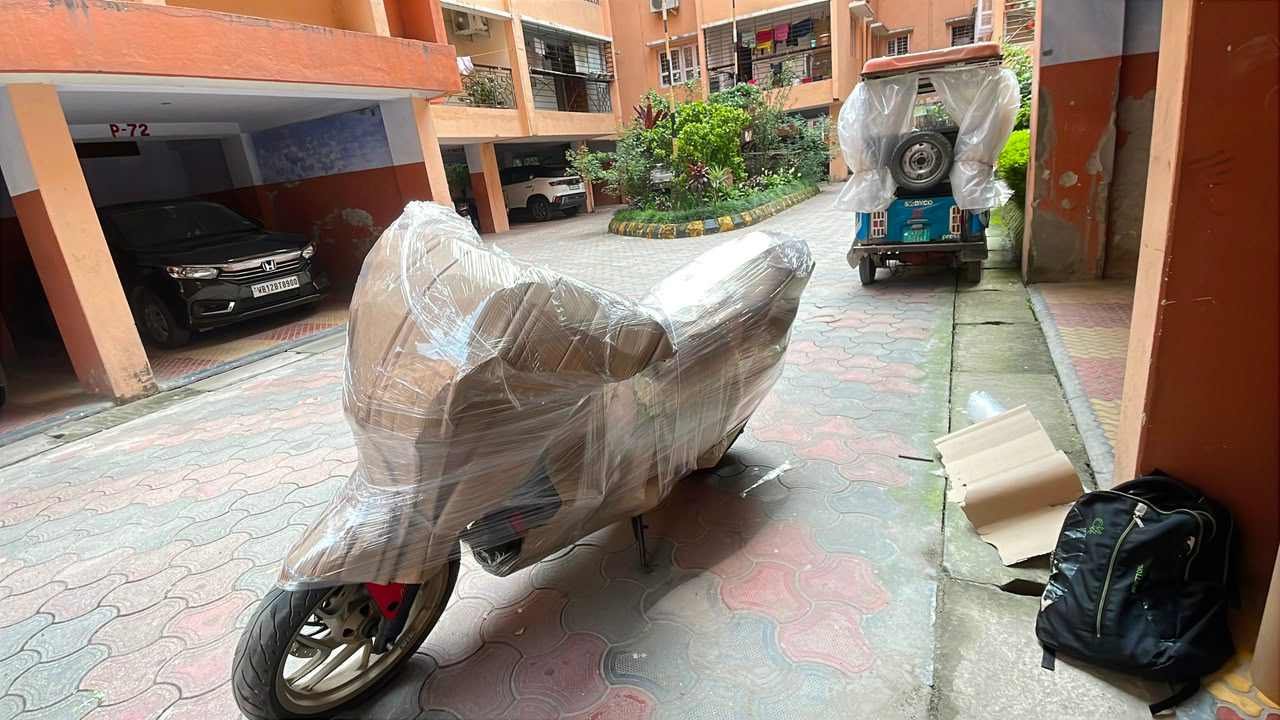 Loading goods onto the moving truck
